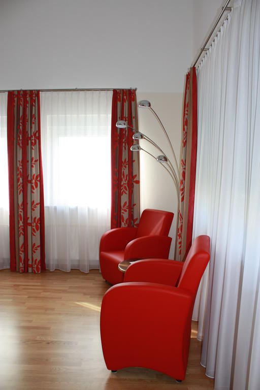 Boarding House Holledau Inn Schweitenkirchen Exterior foto