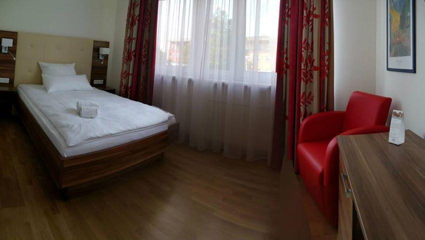 Boarding House Holledau Inn Schweitenkirchen Zimmer foto