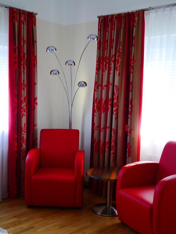 Boarding House Holledau Inn Schweitenkirchen Zimmer foto