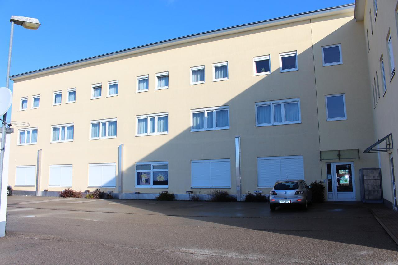 Boarding House Holledau Inn Schweitenkirchen Exterior foto